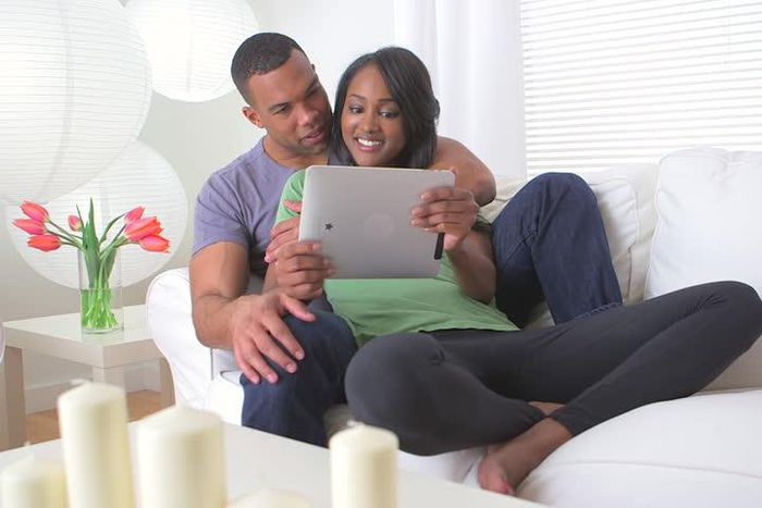 ___9177485___2018___12___7___13___coupleeee