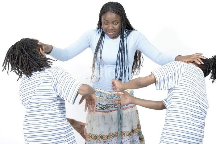 ___9119327___2018___11___19___15___siblings