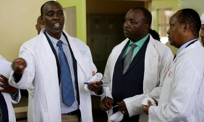Nakuru assembly Majority Leader Stanley Karanja (L) with Speaker Joel Kairu (C). Karanja has resigned (twitter)