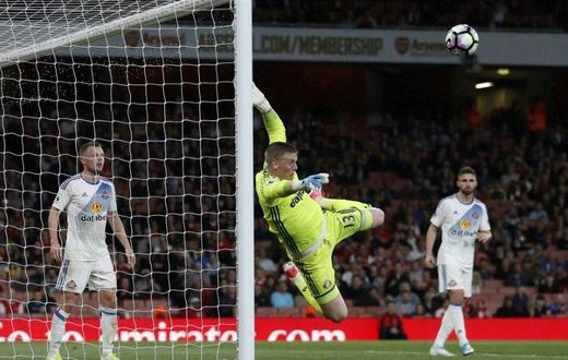 Sunderland's goalkeeper Jordan Pickford makes a save during the English Premier May 16, 2017