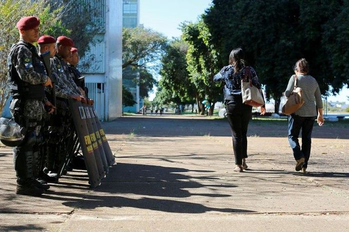 Brazil is mobilizing a total of 10,000 soldiers in Rio de Janeiro state to fight organized crime and a spike in street violence