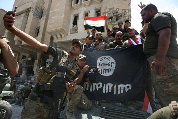 Iraqi Foreign Minister Ibrahim al-Jafaari, in a letter to the UN, asks for international help in investigating "crimes against humanity" by Islamic State