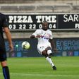 Amiens' Gael Kakuta (R) shoots and scores during their match against Nice on August 26 in Amiens