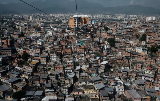 The figure, going from 52.8 million poor in 2016 to 54.9 million in 2017, means 26.5 percent of the country was below the poverty line