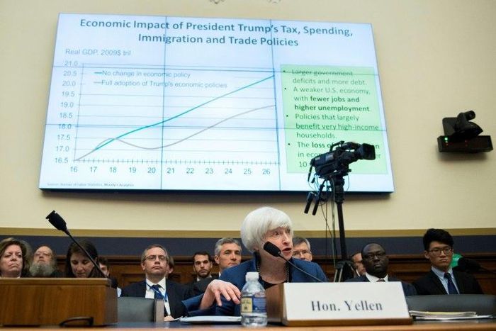 Federal Reserve Board Chair Janet Yellen ocassionally sparred with legislators on proposed rules she said risk injecting political influence into central bank decisions, while presenting an upbeat view of the economic recovery