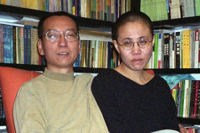 Chinese dissident and Nobel Peace laureate Liu Xiaobo (L) and his wife Liu Xia in Beijing in 2002