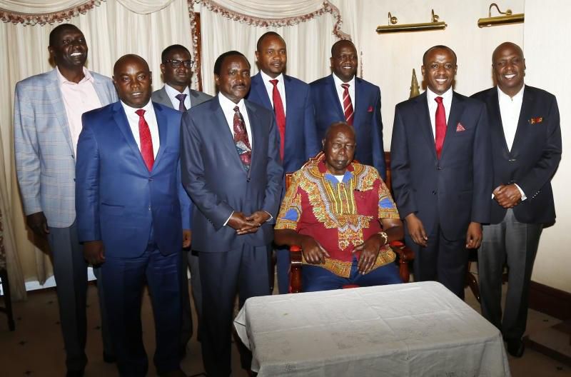 ___9114236___2018___11___17___7___The+team+that+accompanied+Kalonzo+Musyoka+during+tals+with+Mzee+Moi