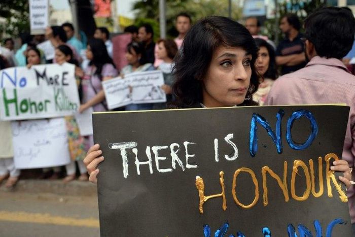 Pakistani human rights activists protest against honour killing in Islamabad in 2014