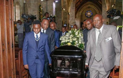 President-Uhuru-Kenyatta-among-pallbearers-carrying-Kenneth-Matiba-s-casket