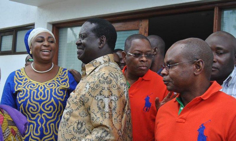 Kilifi woman rep Aisha Jumwa with Cord Leader Raila Odinga, Kilifi Senator Stewart Madzayo and Goveror Amason Kingi at a past reception in Malindi airport.