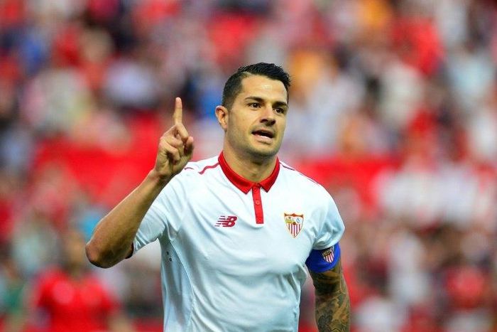 Sevilla's midfielder Vitolo, winner of three Europa Leagues and 11 international caps will initially join Las Palmas on loan until January 1, 2018, when Atletico's recruitment ban expires