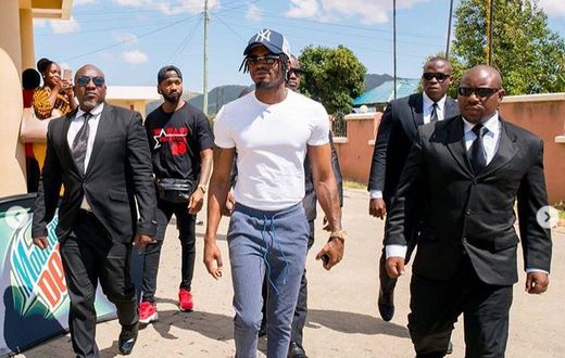 Diamond Platnumz. He has announced that his Saturday night Wasafi Festival show which was cancelled would be repeated on Sunday
