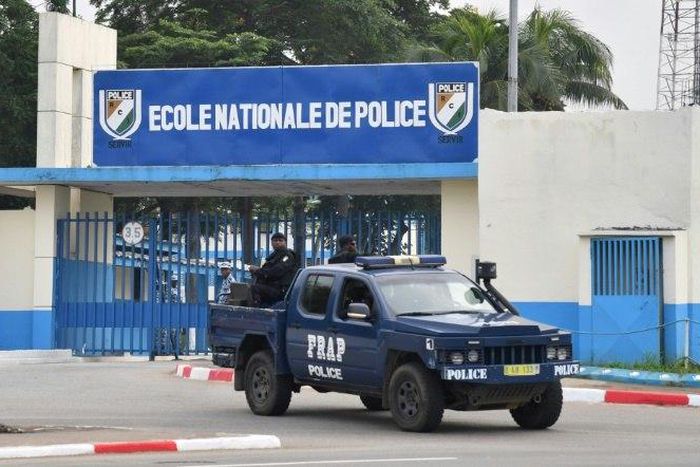 Gunmen attacked the National Police Academy in a bid to seize weapons there, said the country's new defence minister Hamed Bakayako