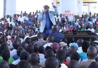 Raila encounters angry mob in Kisumu