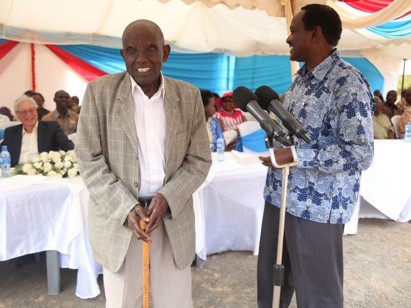 ___9088248___2018___11___9___12___kalonzo+and+father