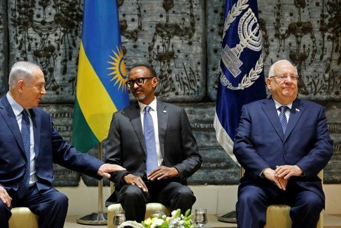 Rwanda's President Paul Kagame says he wants stronger ties with Israel at talks with Israel's president and prime minister