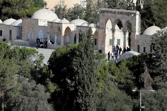 Israeli police check the scene where assailants opened fire at Israeli forces in Jerusalem's Old City on July 14, 2017