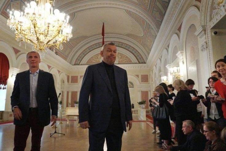 Vladimir Urin, centre, the Bolshoi's general director, and artistic director Makhar Vaziev addressing journalists at the Moscow theatre after the abrupt cancellation of the "Nureyev" premiere