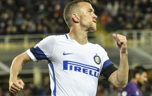 Inter Milan's forward Ivan Perisic celebrates after scoring on April 22, 2017