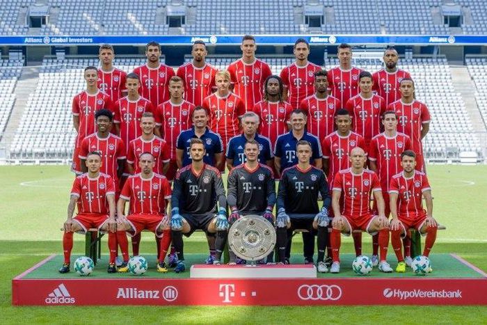 Players and coaches of German first division Bundesliga club Bayern Munich pose for a team photo, on August 8, 2017
