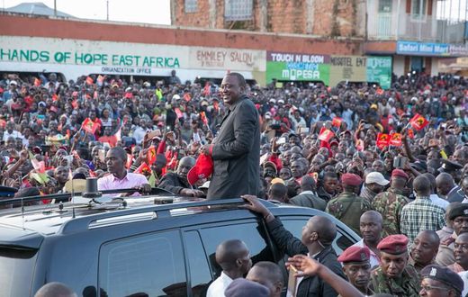 President Uhuru Kenyatta with residents of Mosoriot, Nandi County.