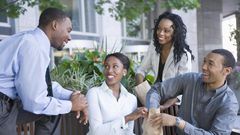 ___9107761___2018___11___15___13___office+feat