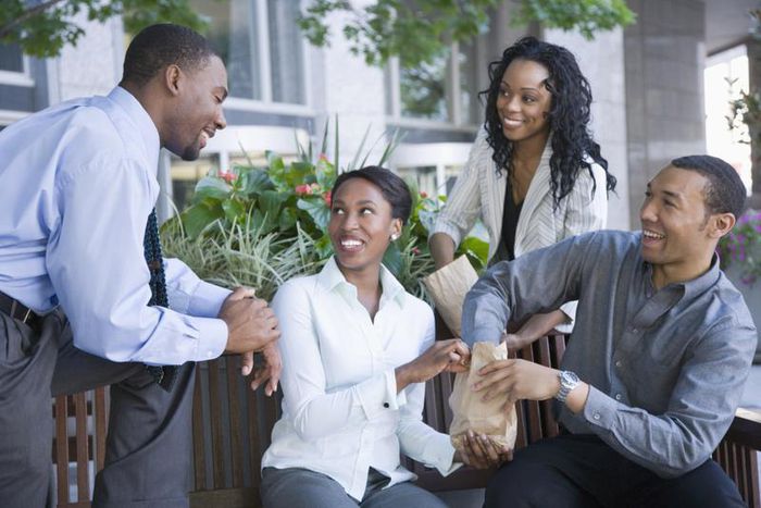 ___9107761___2018___11___15___13___office+feat