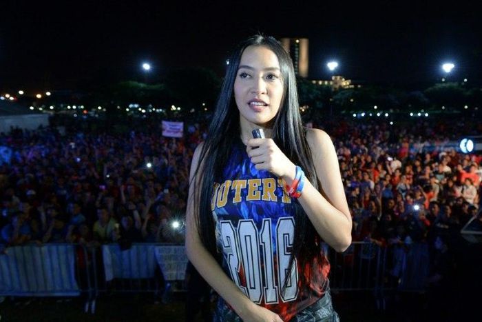 Mocha Uson, a blogger and supporter of Philippine President Rodrigo Duterte who rose to fame as a scantily dressed singer and model, is to oversee press accreditation for bloggers and social media "influencers" in the country, in line with new rules