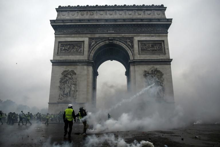 Empörung In Paris Die Unglaubliche Geschichte Hinter Dem Arc De Triomphe Vorfall - ccgi8no