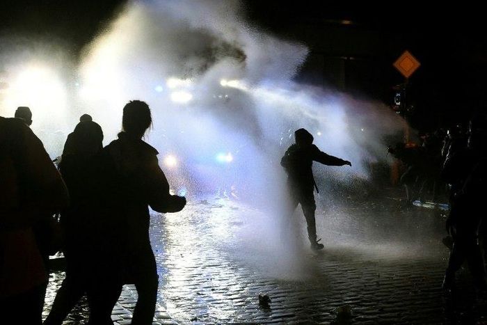 Visiting injured police officers, German President Frank-Walter Steinmeier said he was "shocked and dismayed" by the violence which accompanied the G20 summit in Hamburg, a long-time hotbed of anti-capitalist sentiment