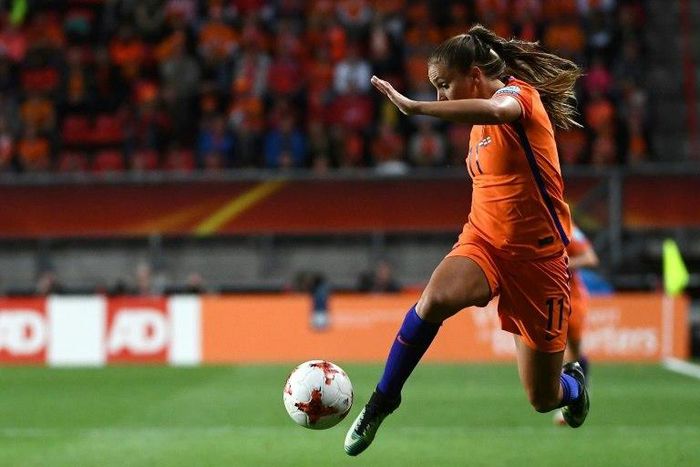 Netherlands' midfielder Lieke Martens controls the ball during the UEFA Women’s Euro 2017 football tournament semi-final match against England August 3, 2017