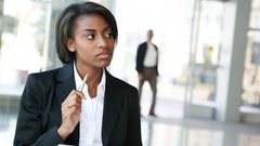 ___9131814___2018___11___23___10___black-businesswoman