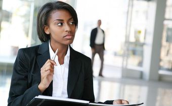 ___9131814___2018___11___23___10___black-businesswoman