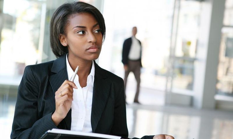 ___9131814___2018___11___23___10___black-businesswoman