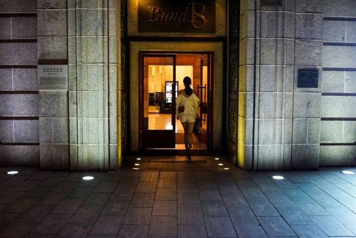 A wildly popular drama likened to "Sex and the City" is breaking ground on China's staid state television with content that strikes at the heart of life today for the nation's urban women.