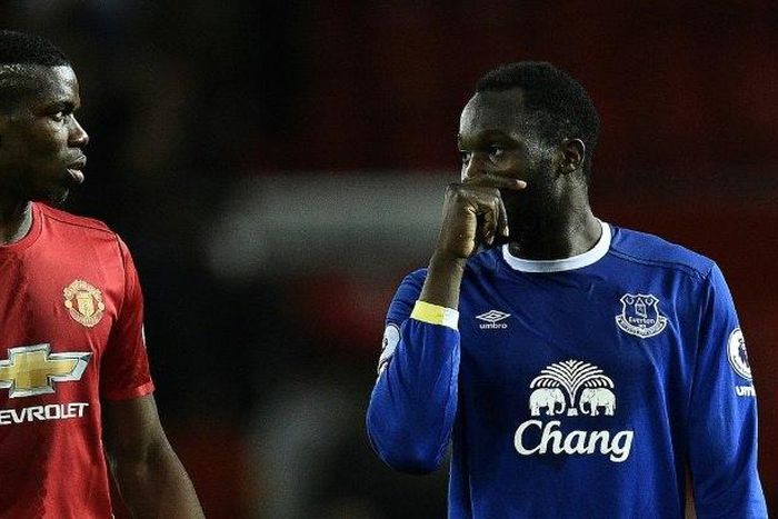Paul Pogba (L) and Romelu Lukaku, who share the same agent, are close friends