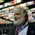 Chuck Blazer, a pivotal figure in the corruption scandal which convulsed FIFA in 2015, has died after battling lung cancer