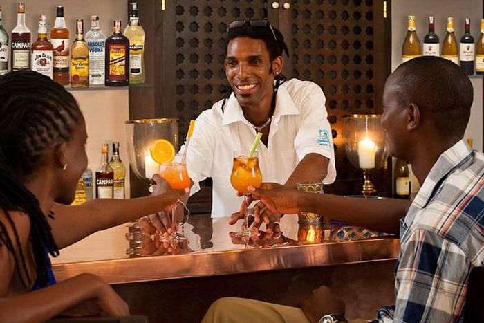 ___9176448___2018___12___7___7___161220174200-kenya-bars-long-bar-2-photo-courtesy-medina-palms