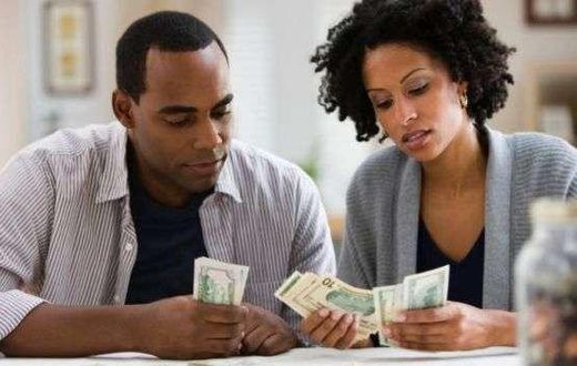 ___8269885___2018___4___18___14___black-couple-money