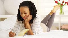 ___9169619___2018___12___5___13___woman+writing