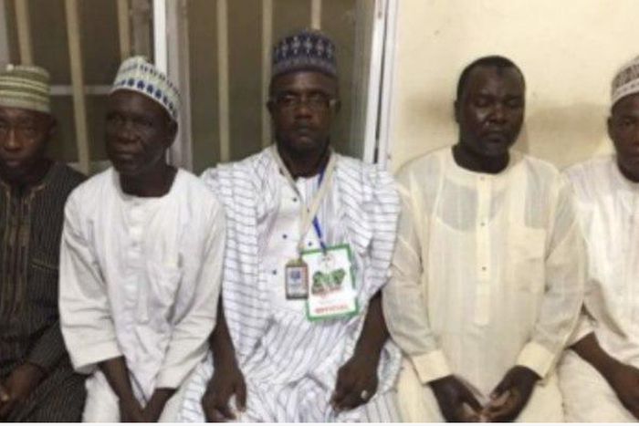 Five suspects impersonating as journalists