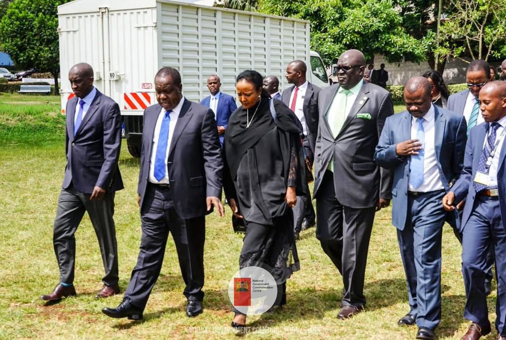 Interior CS Fred Matiang'i and his successor at the Education docket Amina Mohamed with other top education officials in the country (twitter)