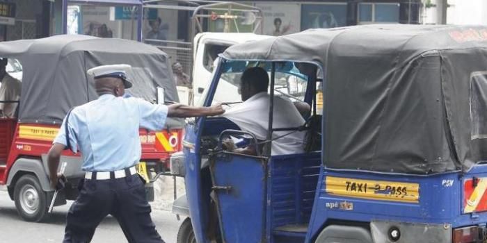 ___9138201___2018___11___26___8___tuk+tuk+a