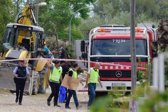 Spanish investigators uncovered ingredients of the explosive TATP at a house in the town of Alcanar, around 200 kilometres (120 miles) south of Barcelona, believed to be the terror cell's bomb-making factory