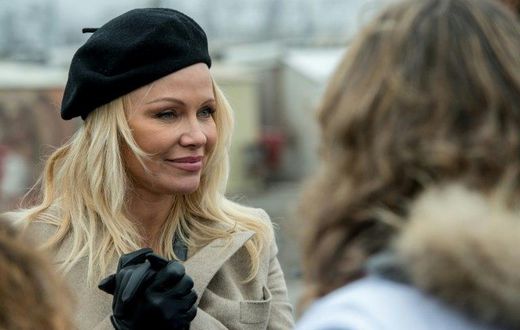 Canadian actress Pamela Anderson invited French President Macron and his First Lady to her vegan pop-up restaurant in Saint-Tropez
