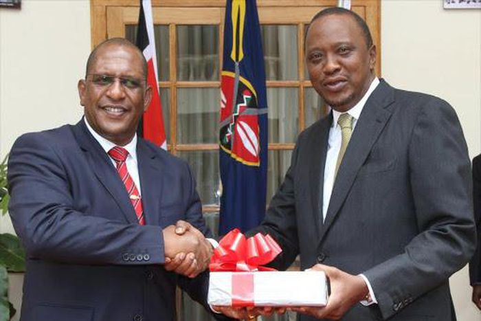 President Uhuru Kenyatta (right) and Environment CS Keriako Tobiko