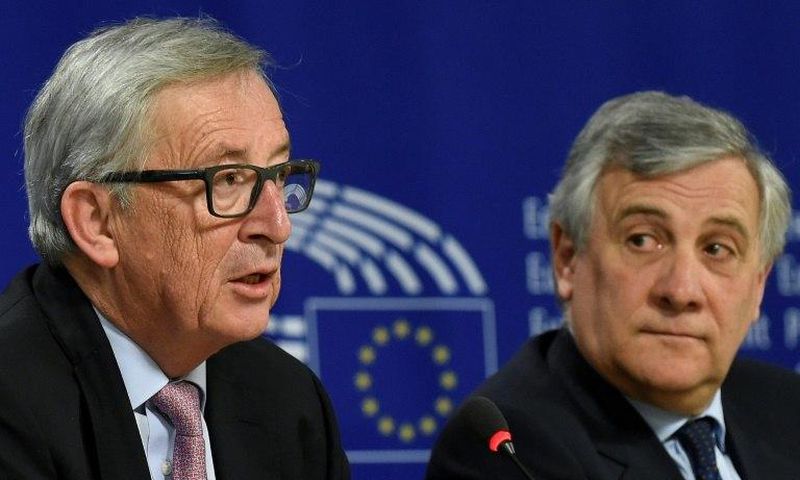 EU Commission President Jean-Claude Juncker (L) at a press with President of the EU Parliament Antonio Tajani (R) in Brussels on March 1, 2017