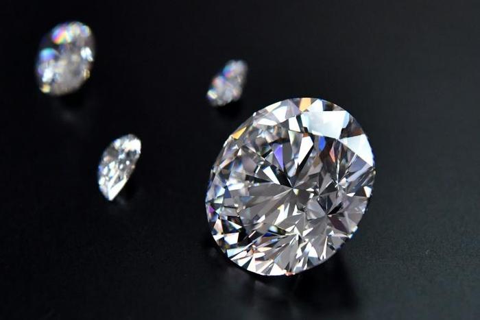 Alrosa is to launch in Zimbabwe