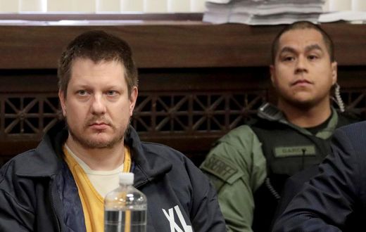 Ex-Chicago officer who killed Laquan McDonald is beaten by inmates, lawyers say