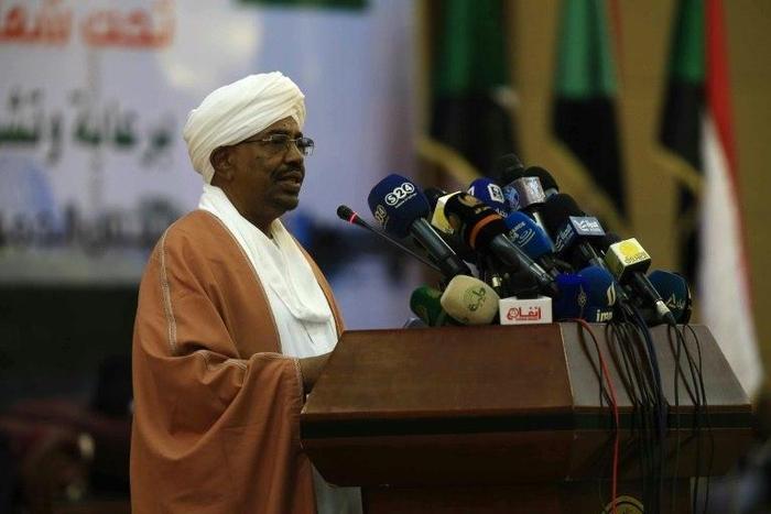 Sudanese President Omar al-Bashir speaks in Khartoum on October 10, 2016